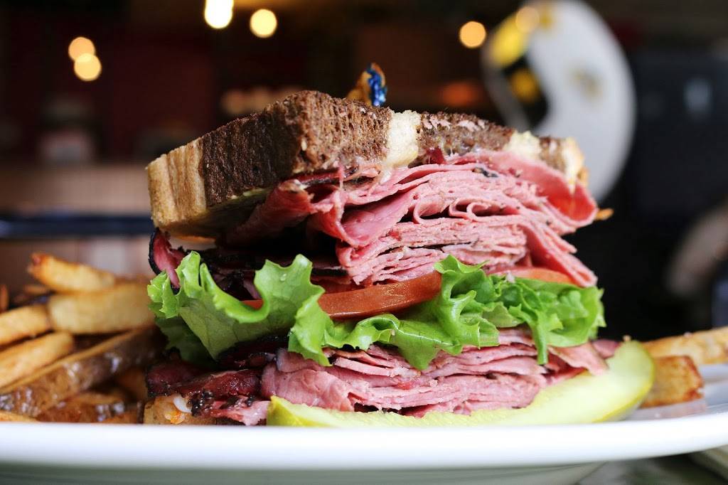 Ravellos Italian Restaurant | restaurant | 3360 N State Hwy 59 #H, Merced, CA 95340, USA | 2092015592 OR +1 209-201-5592