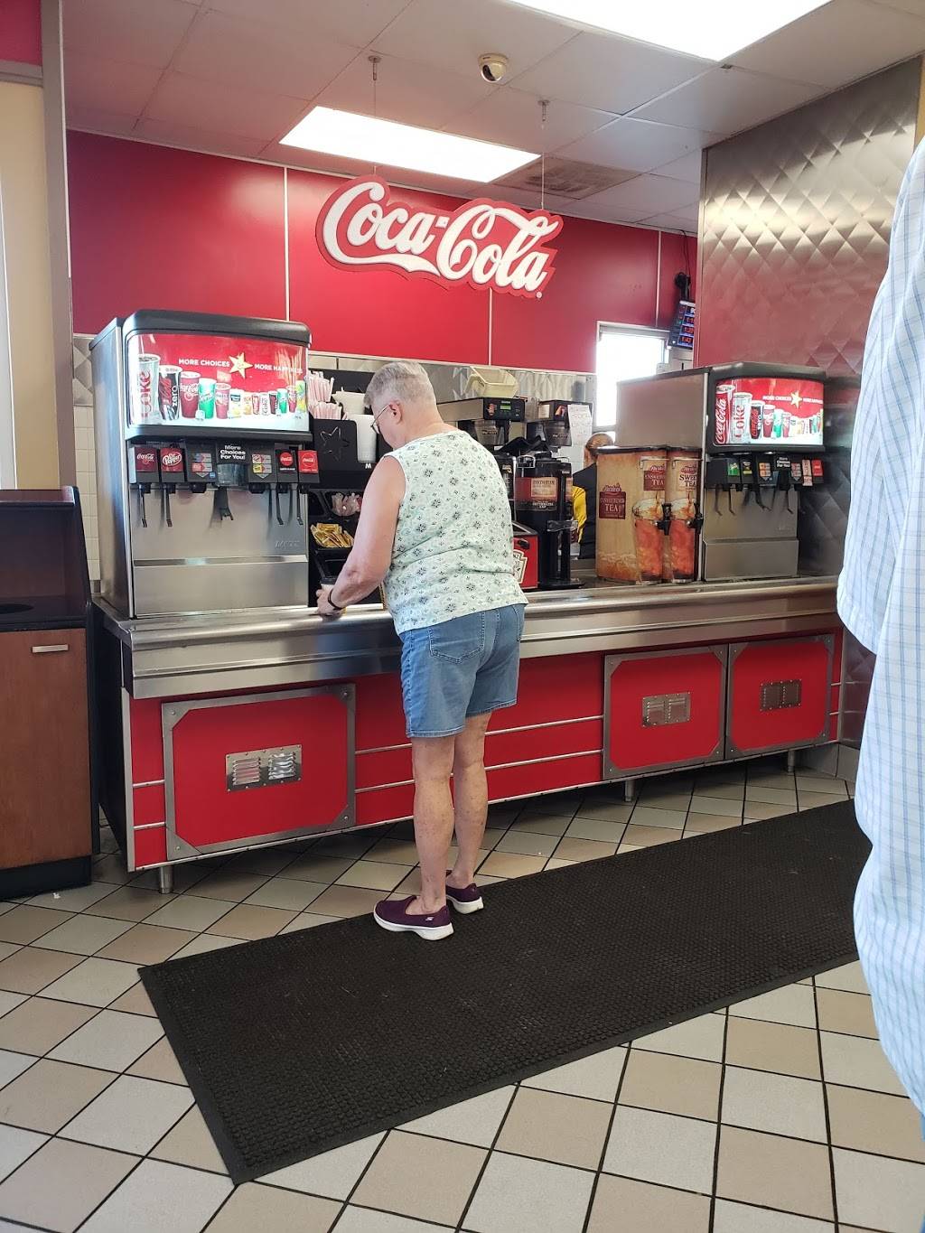 Hardees | restaurant | 1881 N State St, Greenfield, IN 46140, USA | 3174680503 OR +1 317-468-0503