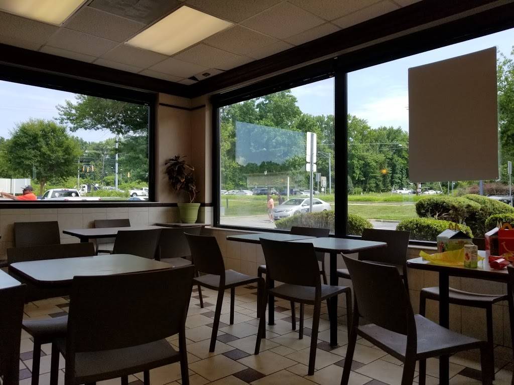 McDonalds | cafe | 996 E Swan Creek Rd, Fort Washington, MD 20744, USA | 3012039703 OR +1 301-203-9703