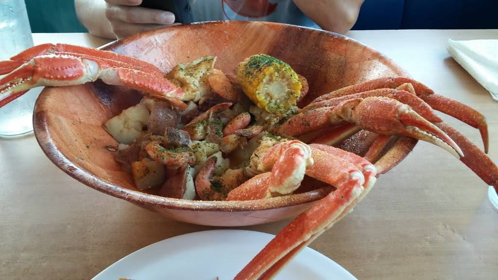 Crab Stop II | restaurant | 933 W International Speedway Blvd, Daytona Beach, FL 32114, USA | 3862534616 OR +1 386-253-4616