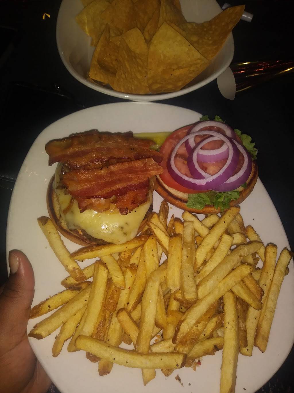 Bernards Tavern | restaurant | 630 N High St, Columbus, OH 43215, USA | 6142239601 OR +1 614-223-9601