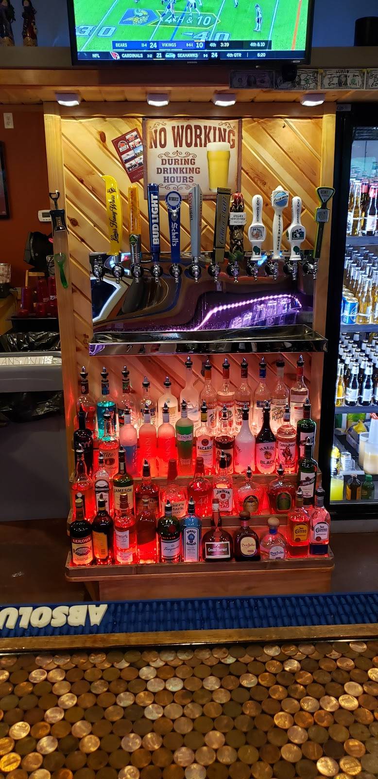 Big Vs Sports Bar & Grill | restaurant | 1847 Co Rd T, New Richmond, WI 54017, USA | 7159544002 OR +1 715-954-4002