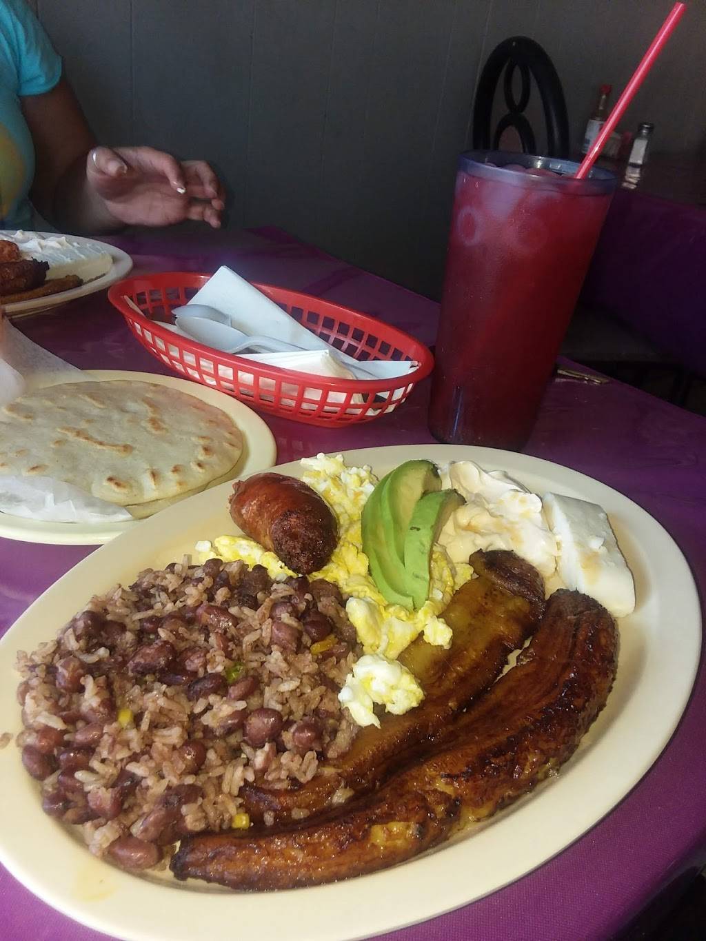 ChilTepe | restaurant | 5631 Atlantic Ave, Long Beach, CA 90805, USA | 5629841298 OR +1 562-984-1298