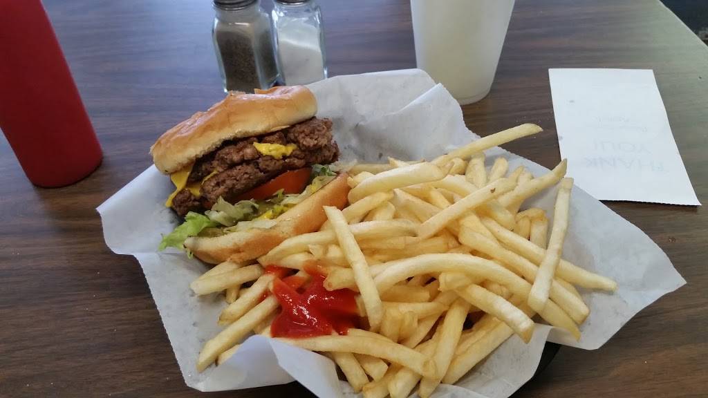 Dairy Snack | restaurant | 406 W Conner Ave, Fairland, OK 74343, USA | 9186765111 OR +1 918-676-5111