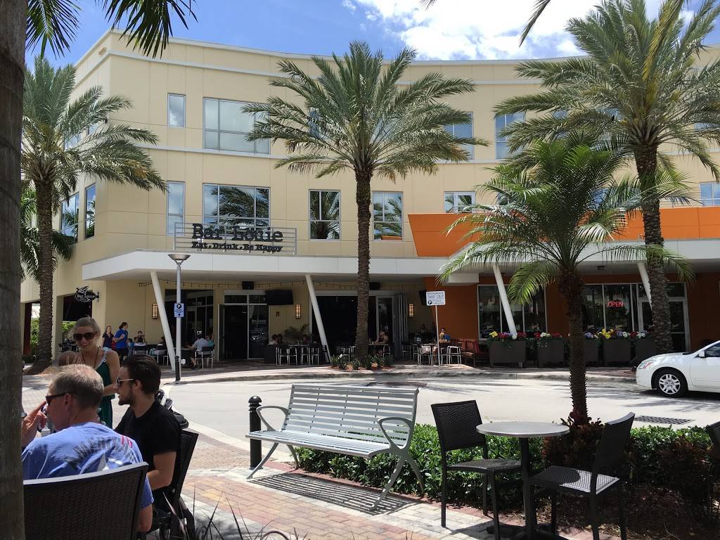 Bar Louie | night club | 4443 Lyons Rd suite d-101, Coconut Creek, FL 33073, USA | 9545435865 OR +1 954-543-5865