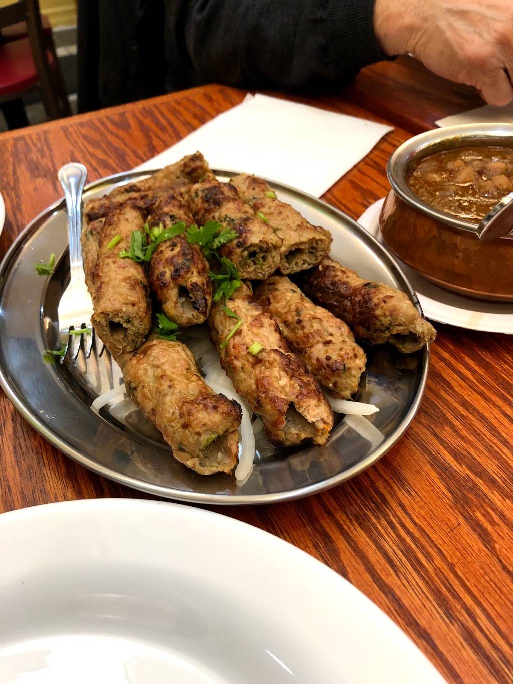 Karahi Stop | restaurant | 145 Clarence St #17, Brampton, ON L6W 1T2, Canada | 9054550404 OR +1 905-455-0404