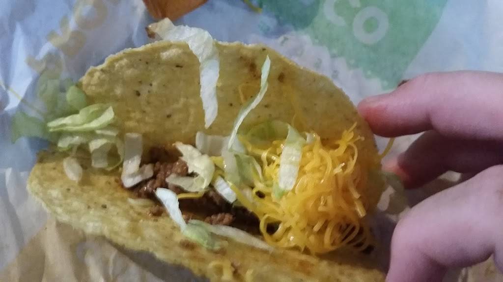 Del Taco | meal takeaway | 3702 Highland Ave, Highland, CA 92346, USA | 9098644504 OR +1 909-864-4504