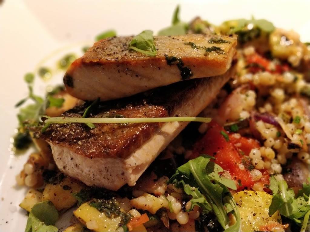 Lakeside Seafood & Grill | restaurant | 9 Harbour St E, Collingwood, ON L9Y 5B5, Canada | 7054463274 OR +1 705-446-3274