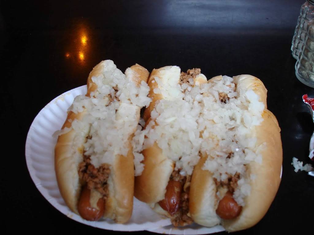 Coney Island Famous Weiners | restaurant | 15 N Liberty St, Cumberland, MD 21502, USA | 3017770380 OR +1 301-777-0380