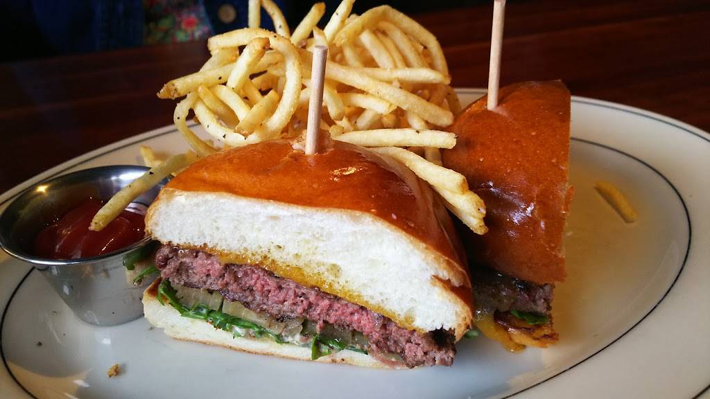 J. Alexanders Redlands Grill | restaurant | 2670 N Germantown Pkwy, Memphis, TN 38133, USA | 9013819670 OR +1 901-381-9670