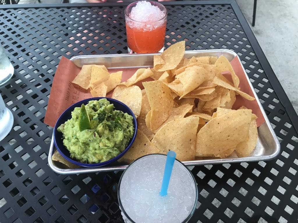 Estrella Tacos y Mas | restaurant | 202 E Lancaster Ave, Downingtown, PA 19335, USA | 4842372423 OR +1 484-237-2423