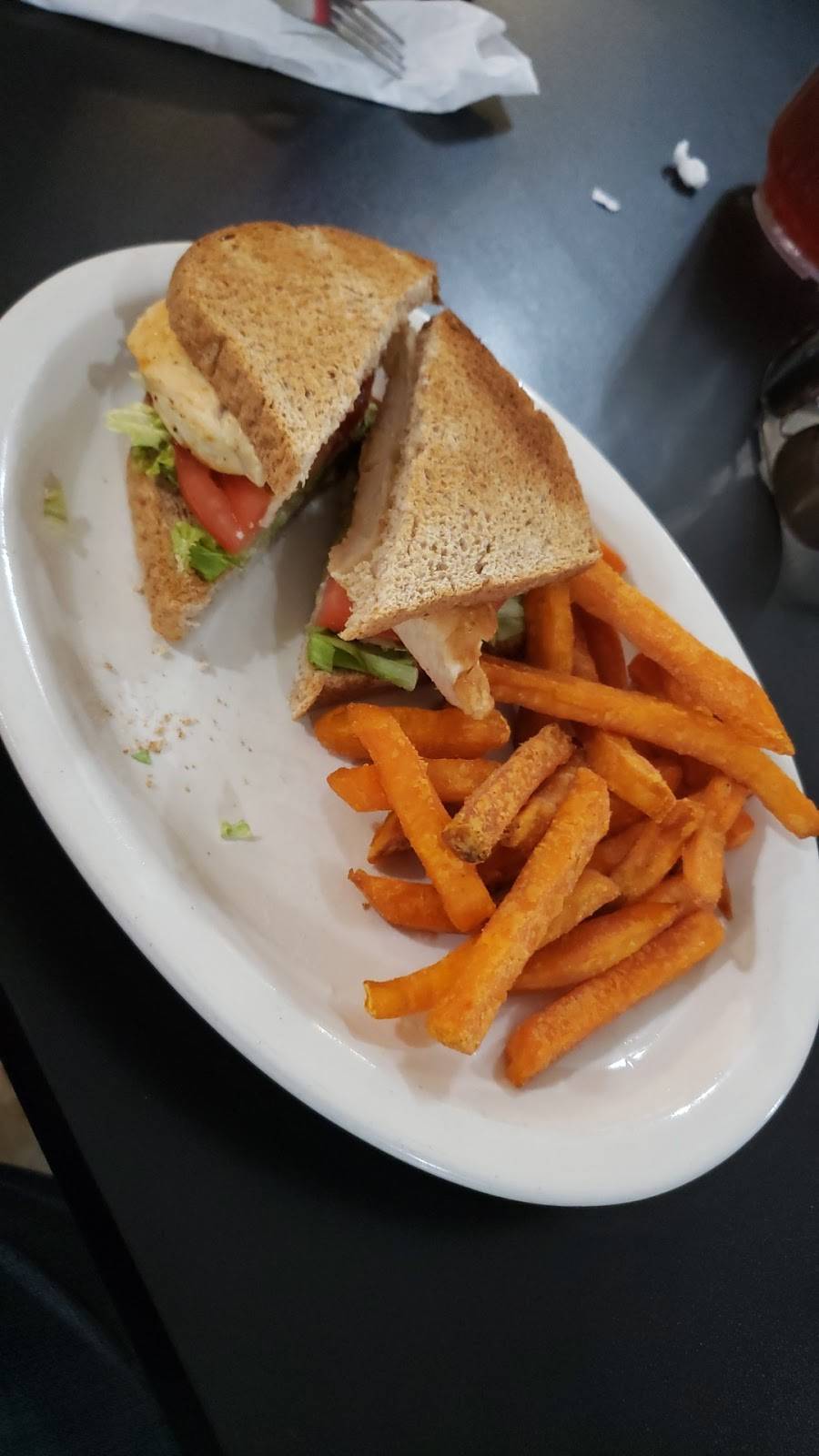 Evelyns Diner | restaurant | 904 Black Oak Rd, Bonneau, SC 29431, USA | 8438254323 OR +1 843-825-4323