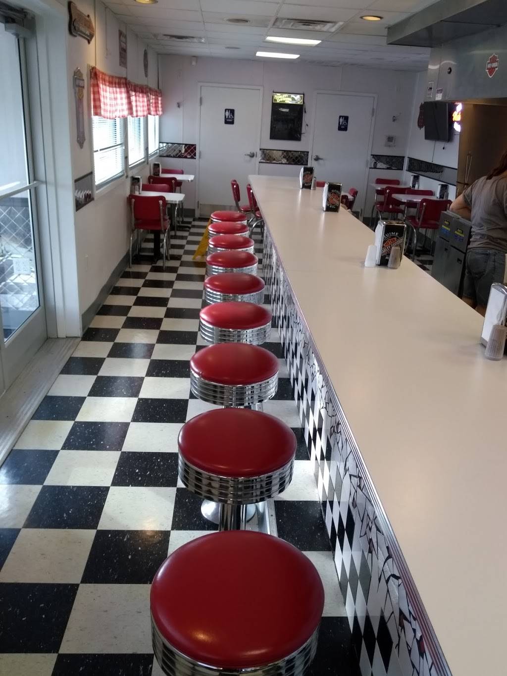 Vehicle City Diner | restaurant | 3142 Miller Rd, Flint, MI 48507, USA | 8107804828 OR +1 810-780-4828