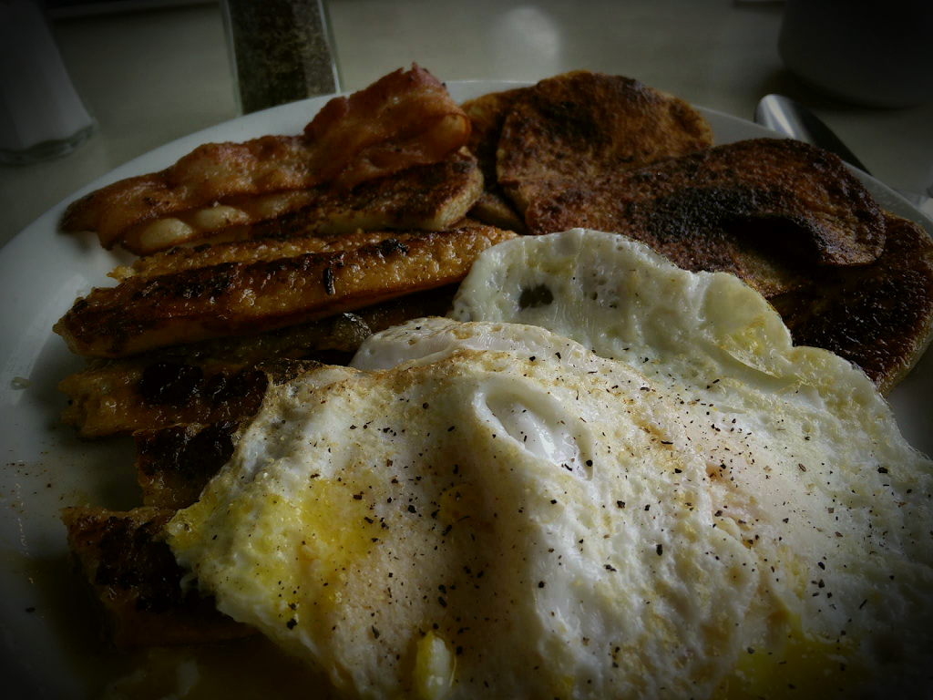 Restaurant Ti-Polo | restaurant | Rt Canada, 100 Hwy 133, Henryville, QC J0J 1E0, Canada | 4502992424 OR +1 450-299-2424