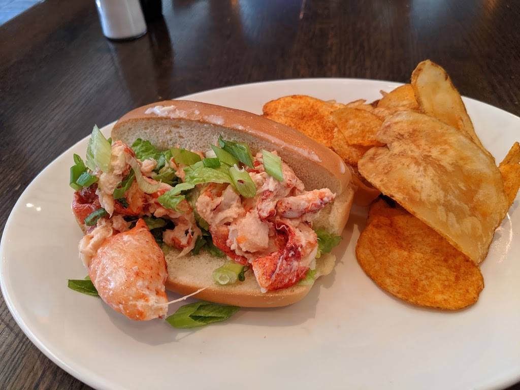 Burtons Grill | restaurant | 2010 Bond St, Charlottesville, VA 22901, USA | 4349771111 OR +1 434-977-1111