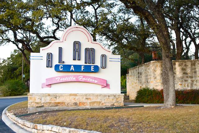 Alamo Cafe | restaurant | 14250 San Pedro Ave, San Antonio, TX 78232, USA | 2104952233 OR +1 210-495-2233