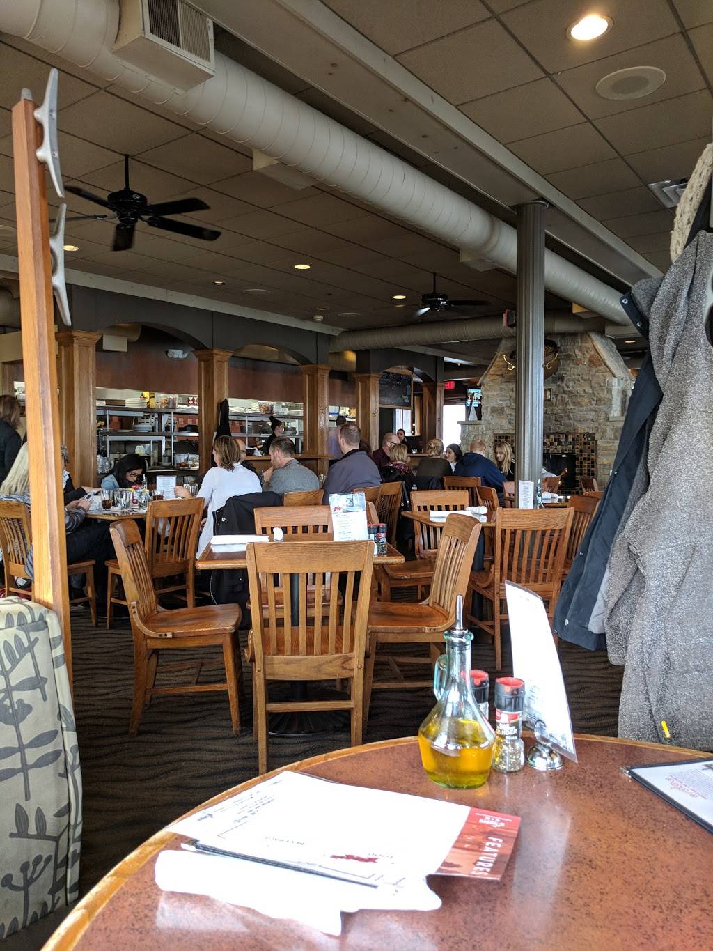 Roses | restaurant | 550 Lakeside Dr SE, East Grand Rapids, MI 49506, USA | 6164581122 OR +1 616-458-1122