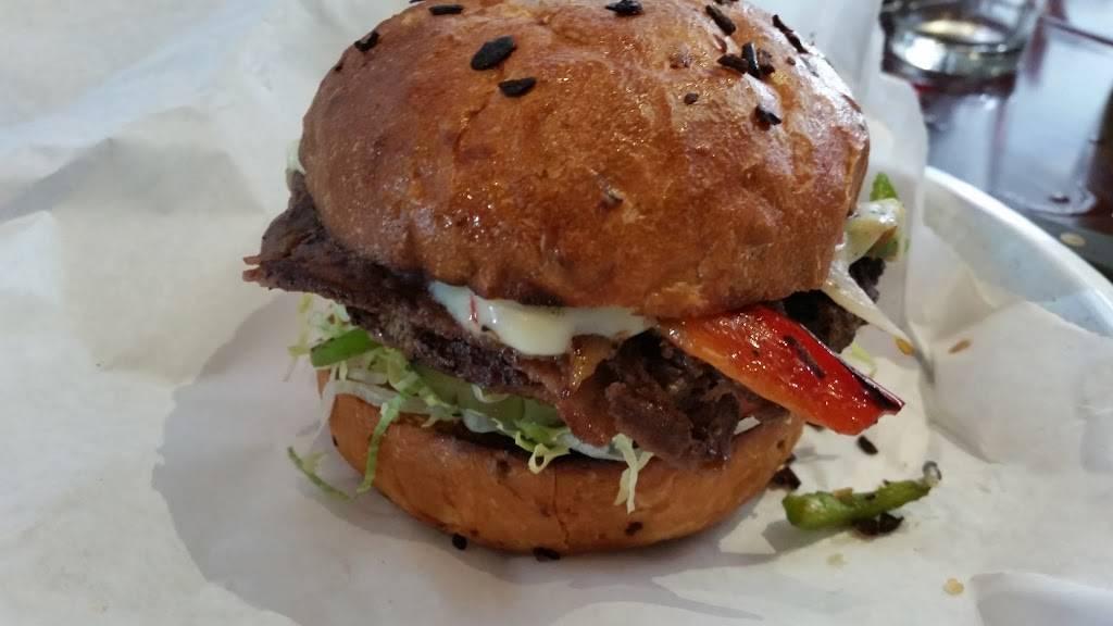 Charlies Stars and Stripes | restaurant | 296 N 2nd Ave, Upland, CA 91786, USA | 9099812411 OR +1 909-981-2411