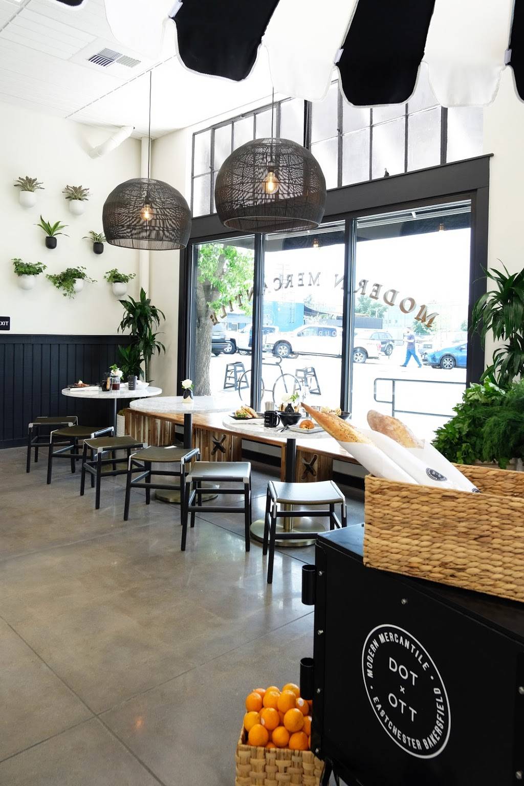 dot x ott | restaurant | 930 18th St, Bakersfield, CA 93301, USA | 6613247112 OR +1 661-324-7112