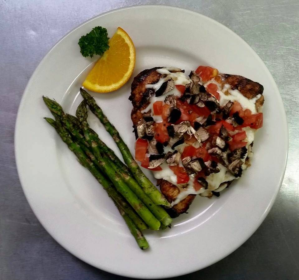 Mama Ts Italian Steakhouse | restaurant | 320 E 4th St, Huntingburg, IN 47542, USA | 8126840126 OR +1 812-684-0126