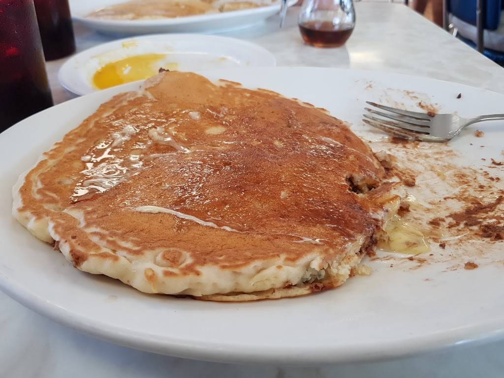 Poochies Place | restaurant | 1375 W Ohio Pike, Amelia, OH 45102, USA | 5137534000 OR +1 513-753-4000