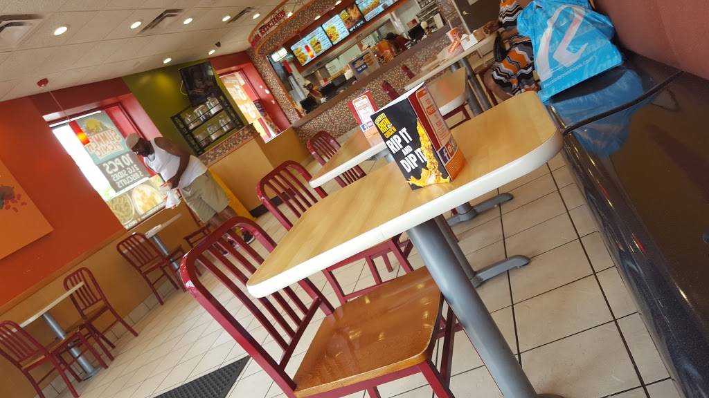 Popeyes Louisiana Kitchen | restaurant | 8601 Rockaway Beach Blvd, Rockaway Beach, NY 11693, USA | 7189452815 OR +1 718-945-2815