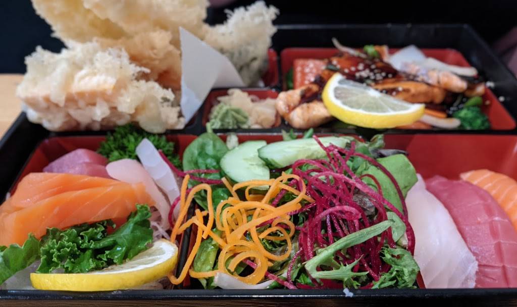 Paper Crane Sushi Bar & Bistro | restaurant | 12975 Keele St #1, King City, ON L7B 1G2, Canada | 6476935831 OR +1 647-693-5831