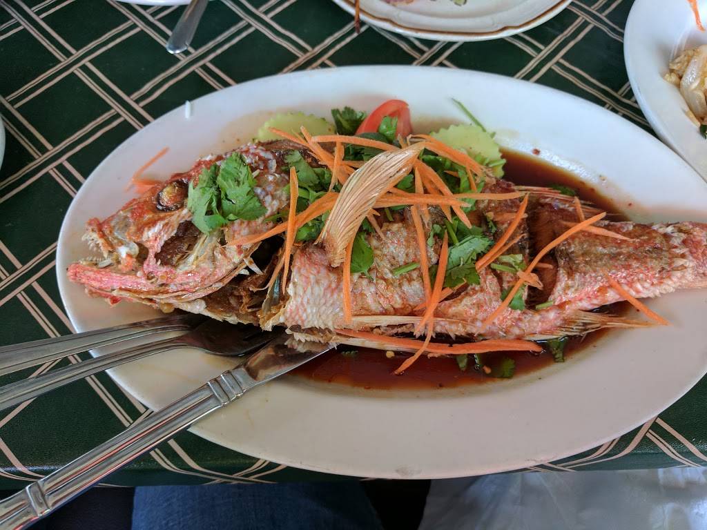 Thai Valley | restaurant | 4600 N Kedzie Ave, Chicago, IL 60625, USA | 7735882020 OR +1 773-588-2020