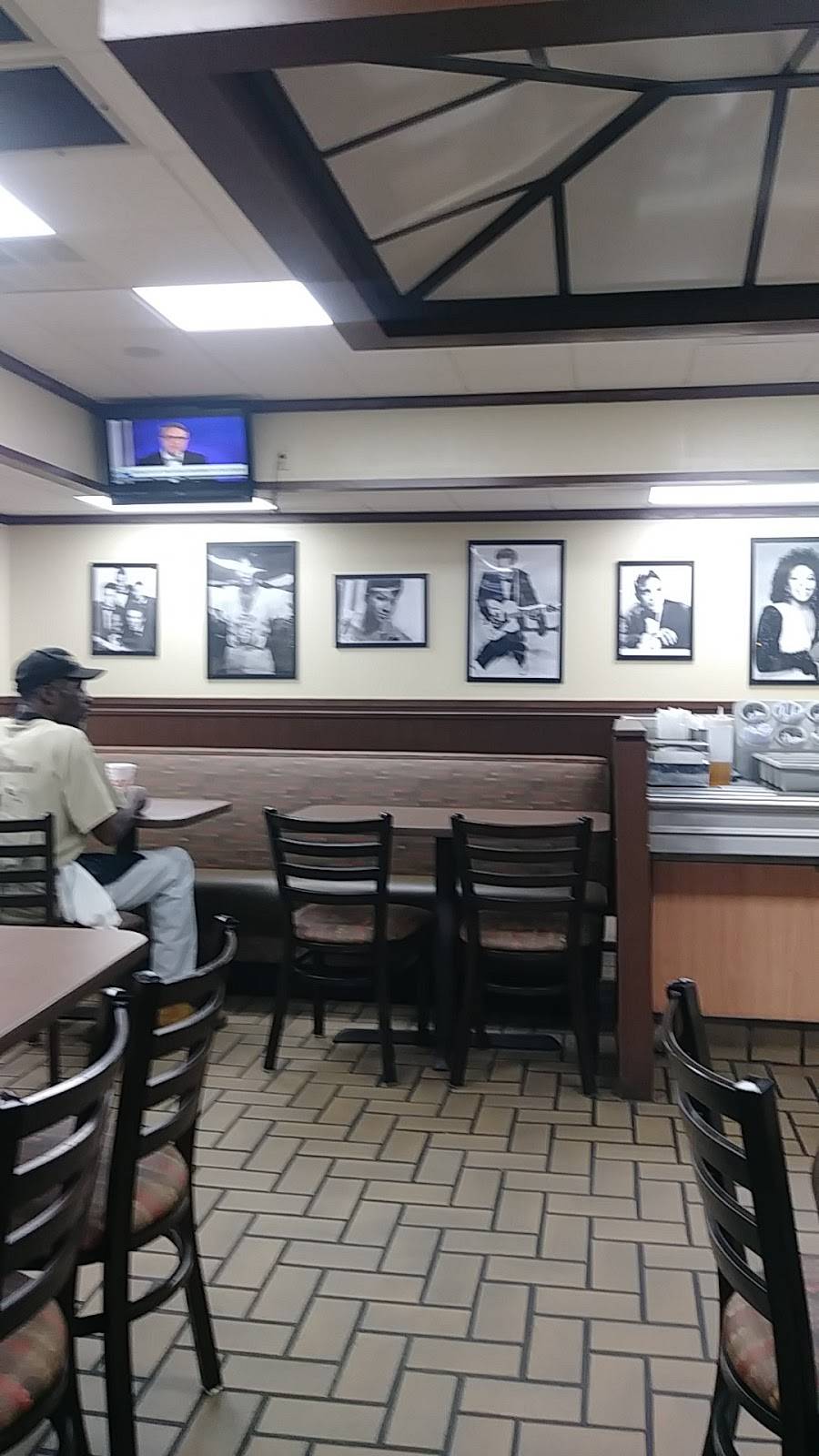 Floyds | restaurant | 4122 N Graham St, Charlotte, NC 28206, USA | 7045975519 OR +1 704-597-5519