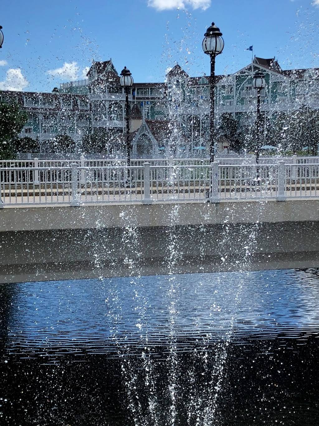 Beach Club Marketplace | restaurant | 1800 Epcot Resorts Blvd, Lake Buena Vista, FL 32830, USA | 4079395277 OR +1 407-939-5277