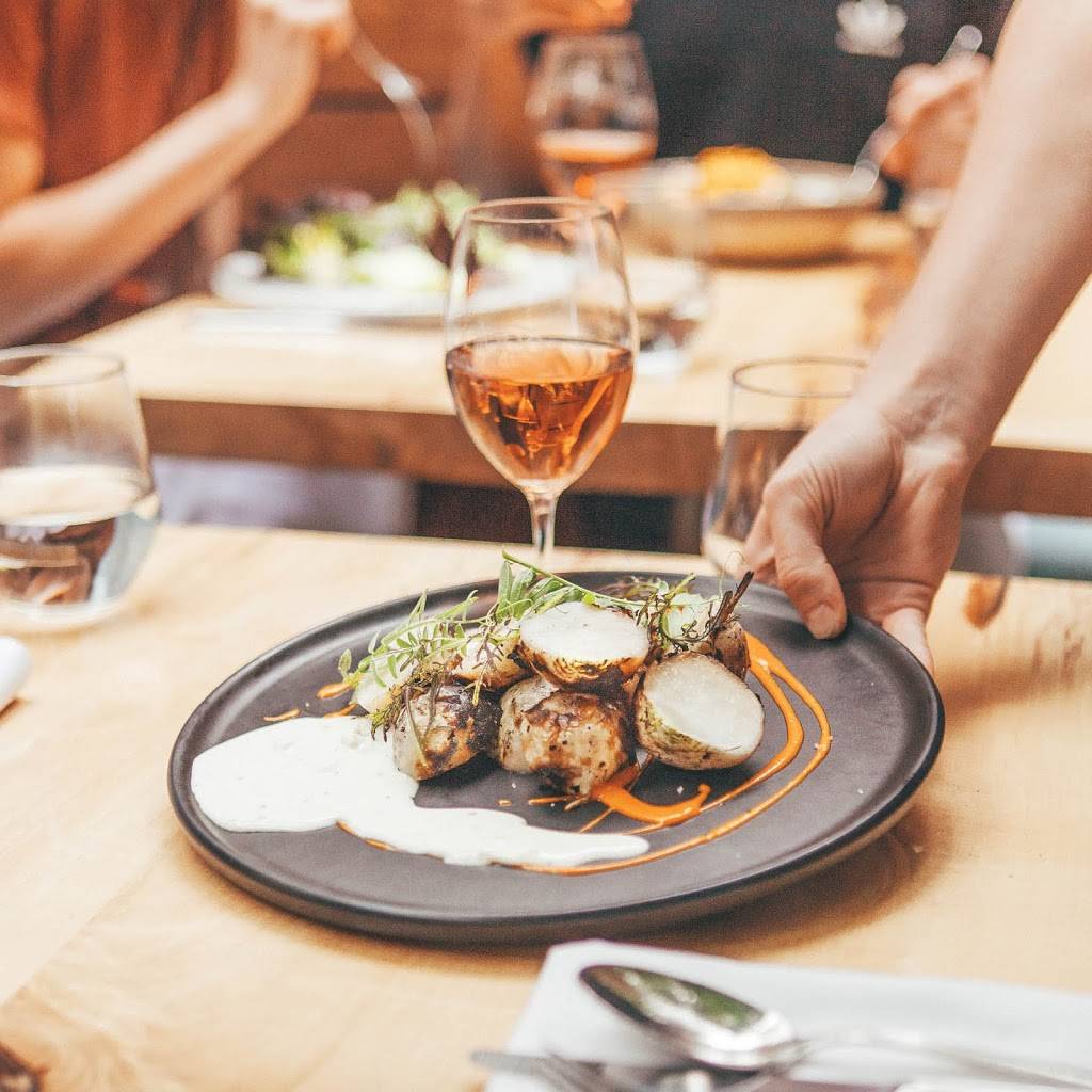 Restaurant Lumami | restaurant | 319 Chemin du Lac Gale, Bromont, QC J2L 2S5, Canada | 4505340604 OR +1 450-534-0604