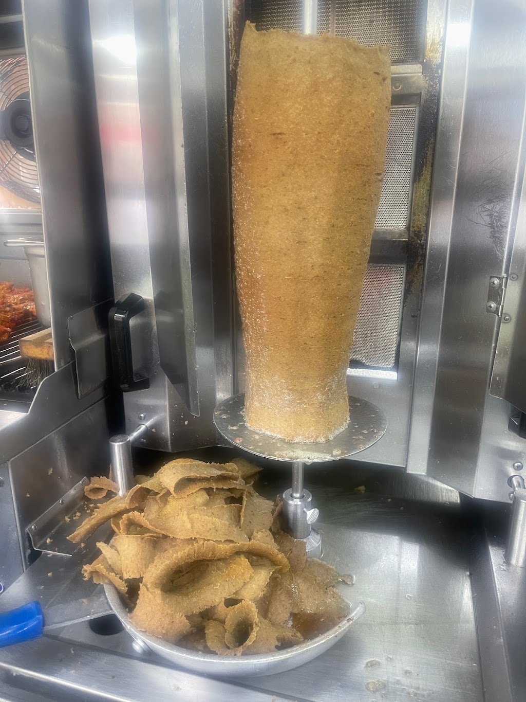 Astoria Halal Grill Food Truck | restaurant | 31-54, 31-66 21st St, Astoria, NY 11106, USA | 3475579092 OR +1 347-557-9092