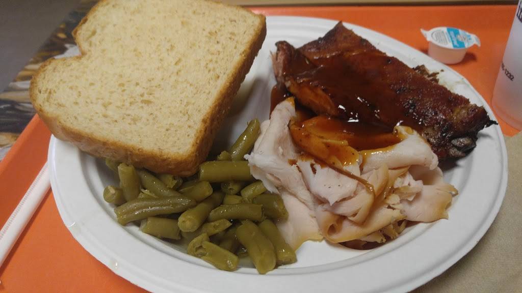 Brians Bar-B-Q | restaurant | 151 Commerce St, Clute, TX 77531, USA | 9792651232 OR +1 979-265-1232