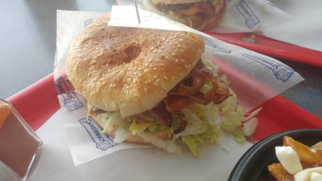 Restaurant La Pataterie | restaurant | 189 Rue Victoria, Salaberry-de-Valleyfield, QC J6T 1A7, Canada | 4503775193 OR +1 450-377-5193