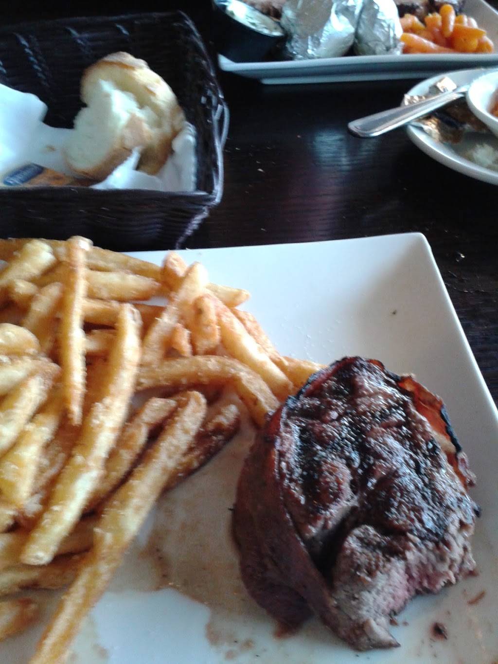 Greshams Chop House | restaurant | 2495 US-6, Hawley, PA 18428, USA | 5702261500 OR +1 570-226-1500