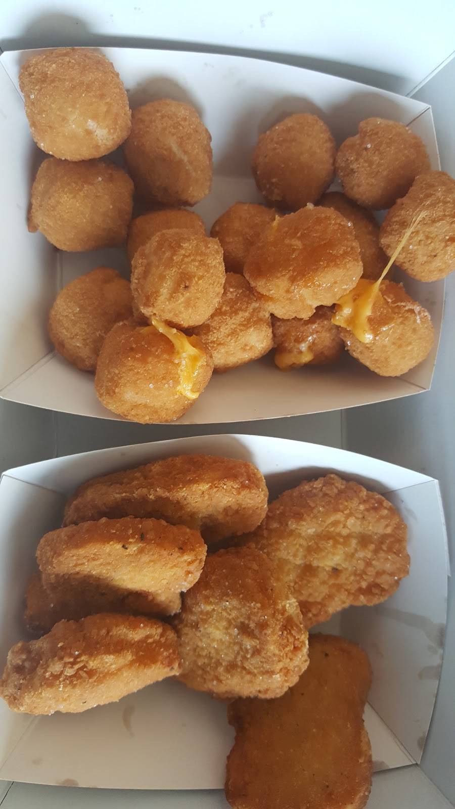 Chesters Drive-In | restaurant | 1504 Eastern Ave, Plymouth, WI 53073, USA | 9208927722 OR +1 920-892-7722