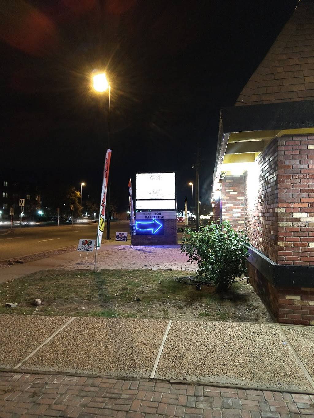 El Jaripeo Sport Bar | restaurant | 1050 S Havana St, Aurora, CO 80012, USA | 7208588888 OR +1 720-858-8888