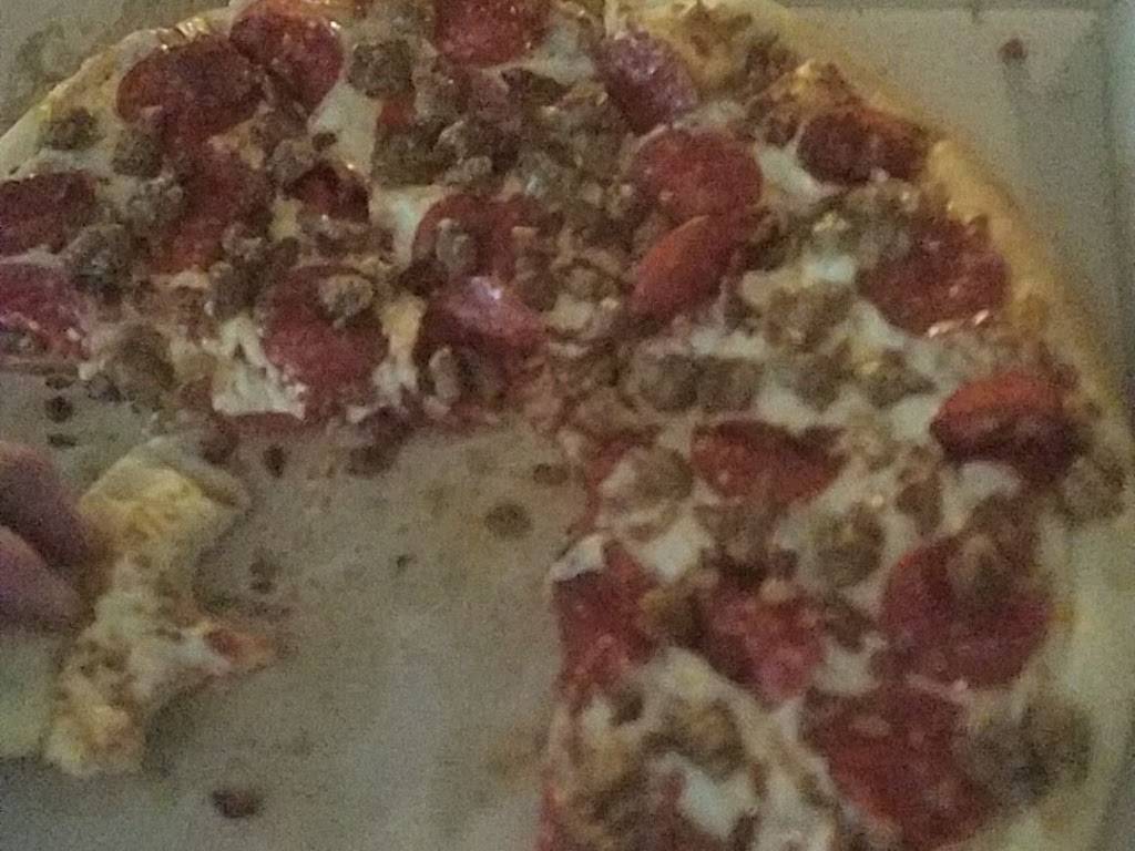 Little Caesars Pizza | meal takeaway | 842 Broad St, Summersville, WV 26651, USA | 3048725333 OR +1 304-872-5333