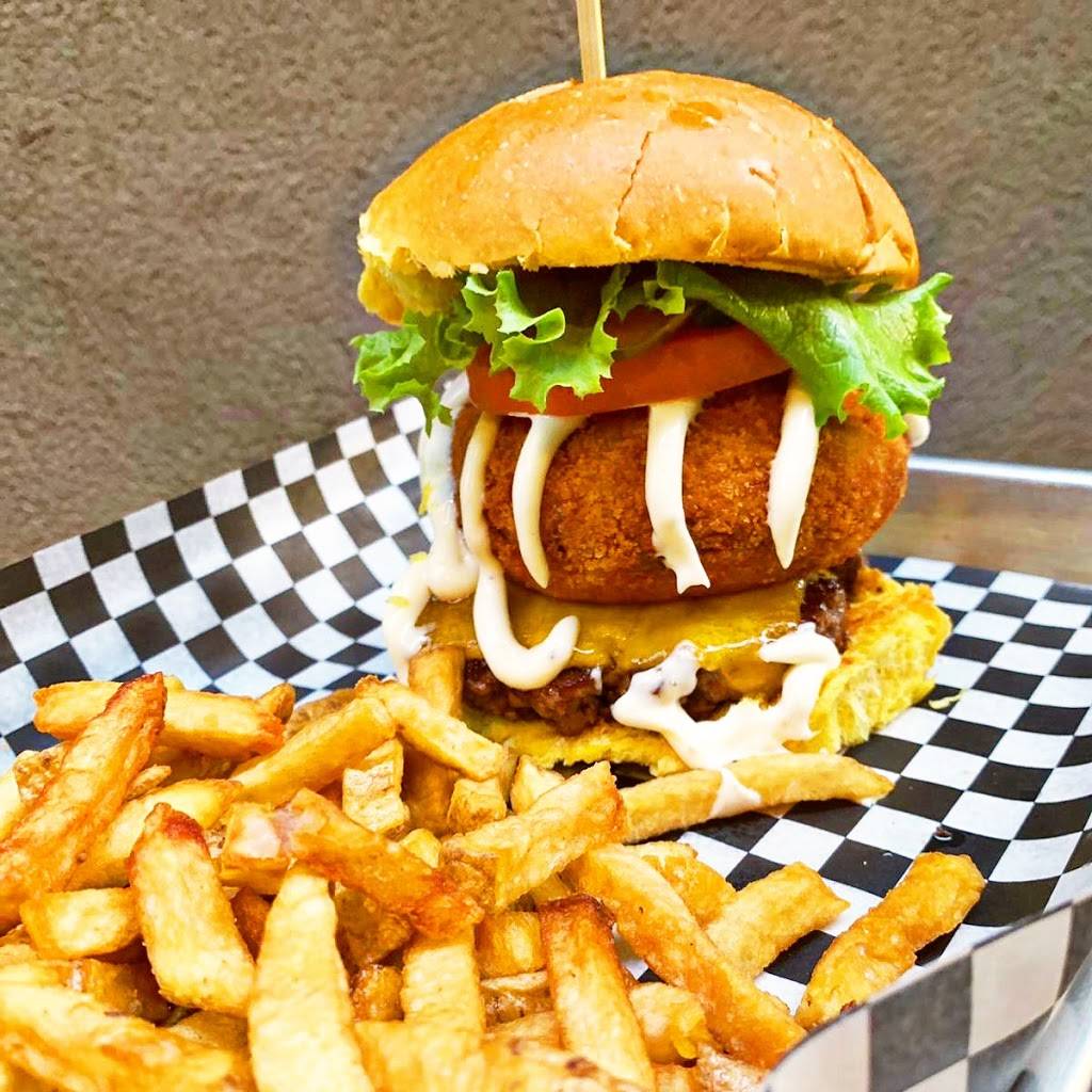 Top Gun burger | restaurant | 3-5955 Latimer Dr, Mississauga, ON L5V 0B7, Canada | 9055420999 OR +1 905-542-0999