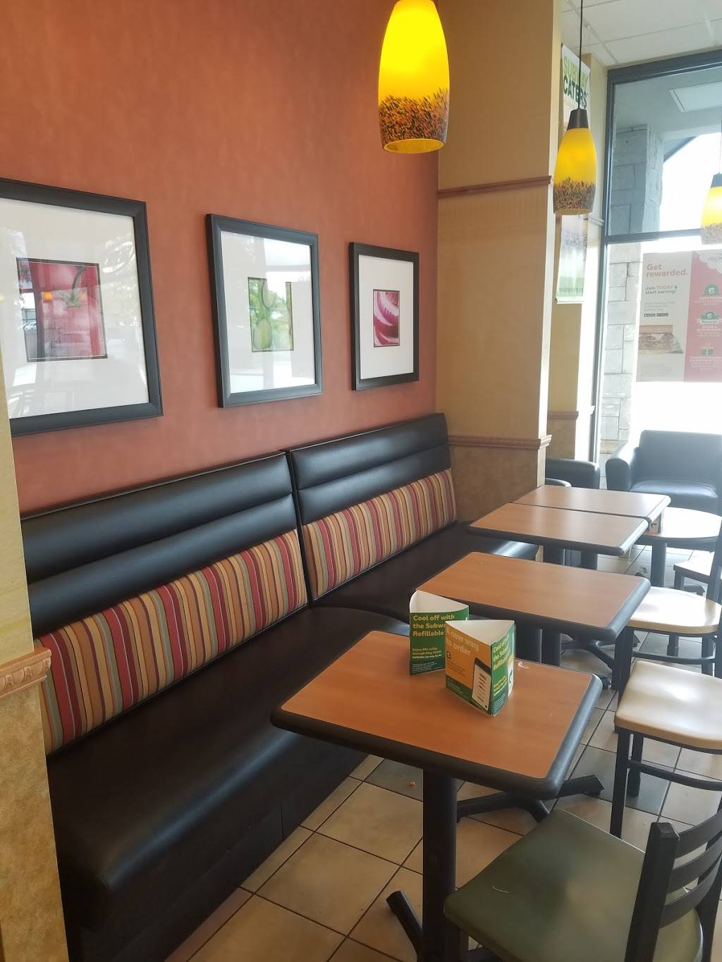 Subway | restaurant | 548 E Memorial Rd, Oklahoma City, OK 73114, USA | 4057534998 OR +1 405-753-4998