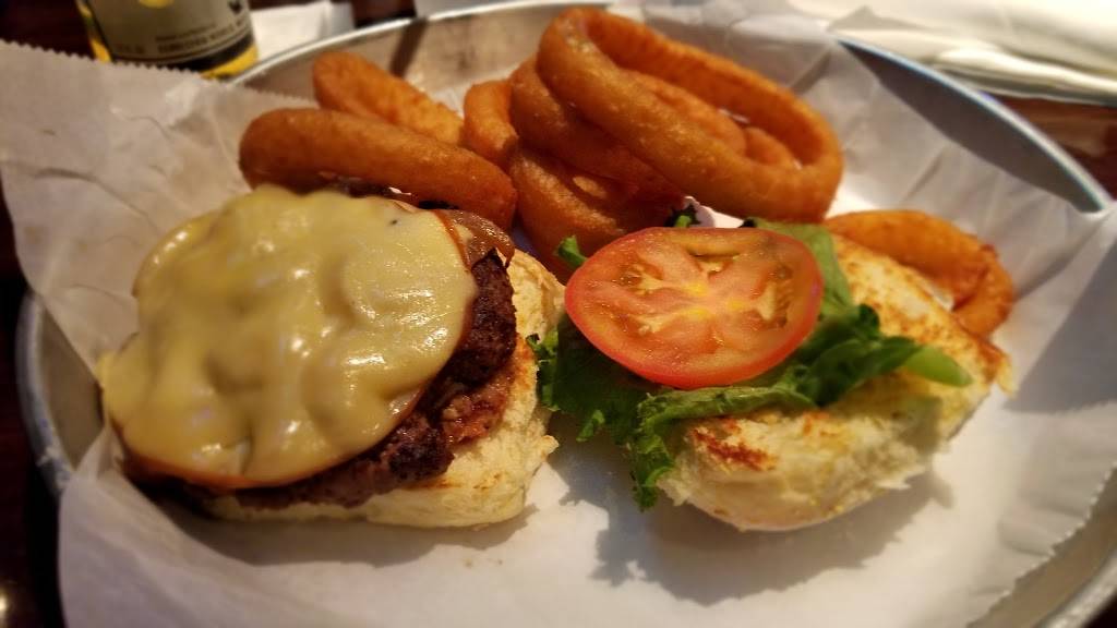 SportsBook of Charleston | restaurant | 4950 Centre Pointe Dr #166, North Charleston, SC 29418, USA | 8437459555 OR +1 843-745-9555