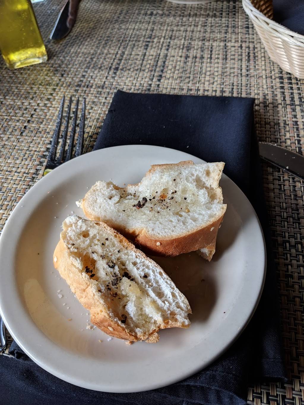 Warrens Spirited Kitchen | restaurant | 14614 E Park St, Burton, OH 44021, USA | 4402738100 OR +1 440-273-8100