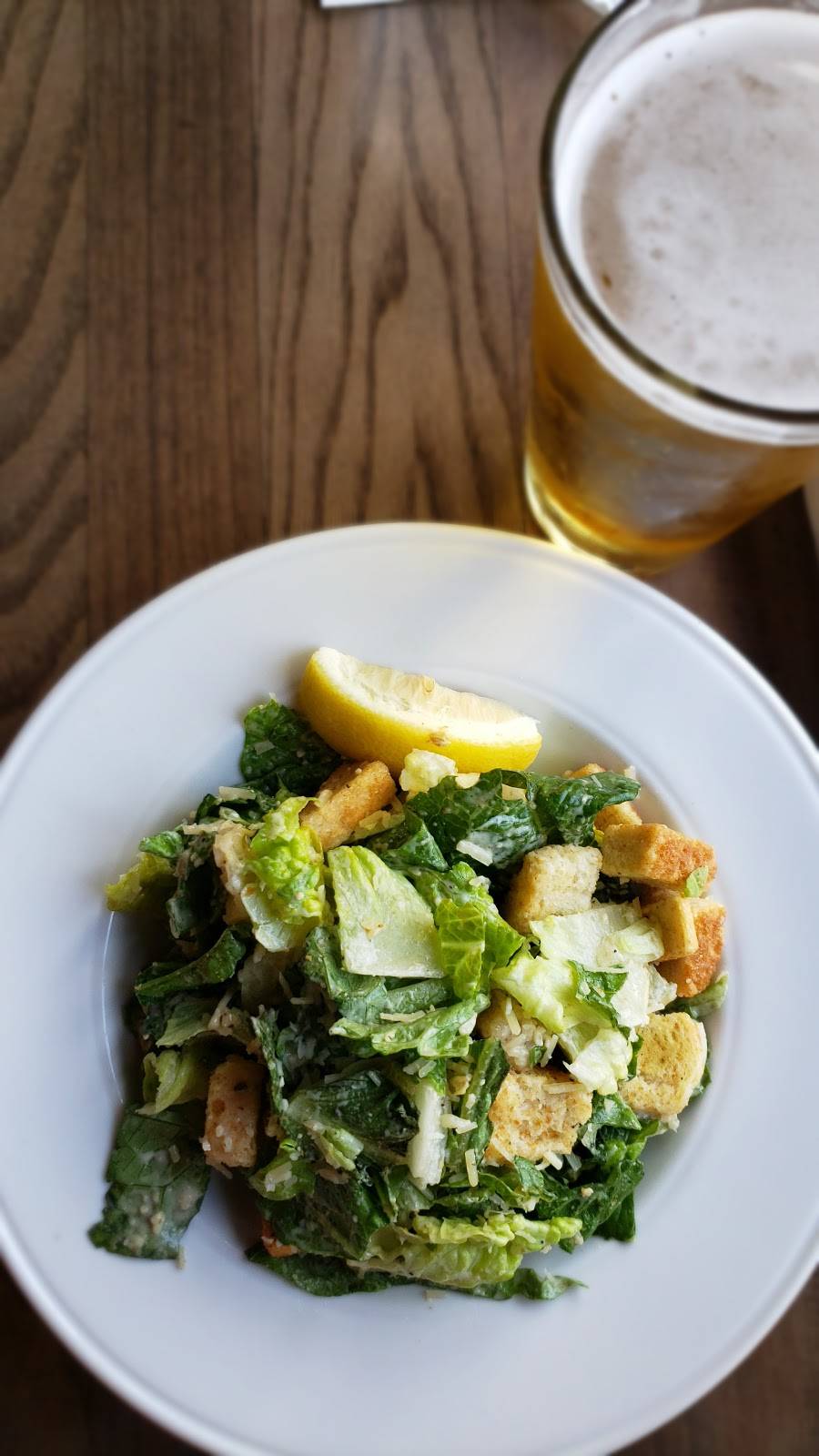 Dukes Public House | restaurant | 1117 Williston Rd, South Burlington, VT 05403, USA | 8026580250 OR +1 802-658-0250