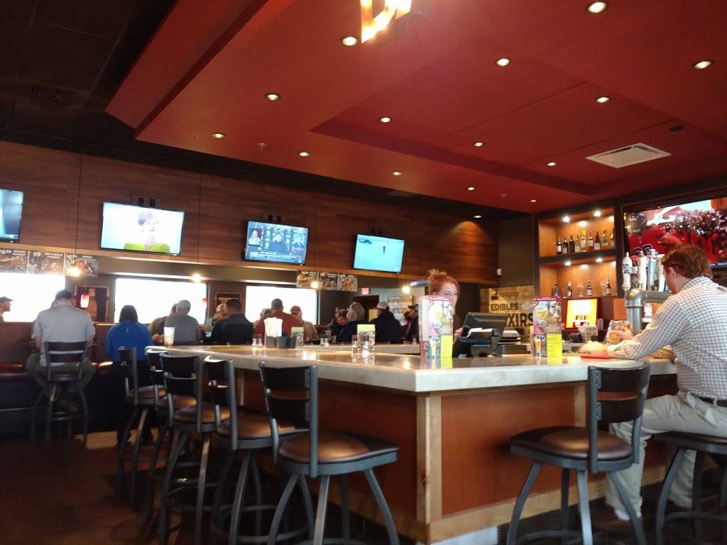 Applebees Grill + Bar | restaurant | 111 Airport Rd W, Fort Payne, AL 35968, USA | 2562735245 OR +1 256-273-5245