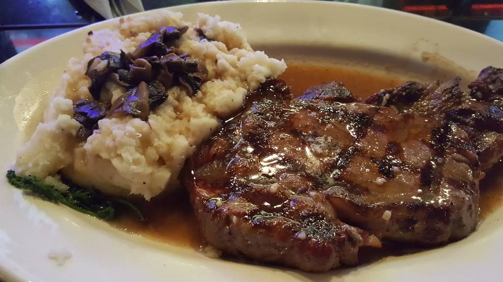 Grand Stand Bar & Grill | restaurant | 11346 Tara Blvd, Hampton, GA 30228, USA | 7702109180 OR +1 770-210-9180