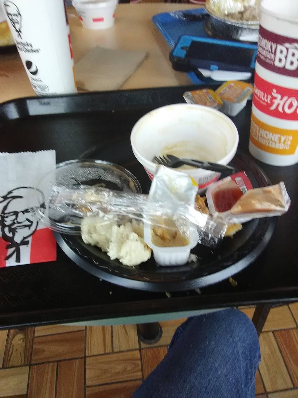 KFC | restaurant | 123 W Presley Blvd, McComb, MS 39648, USA | 6016846841 OR +1 601-684-6841