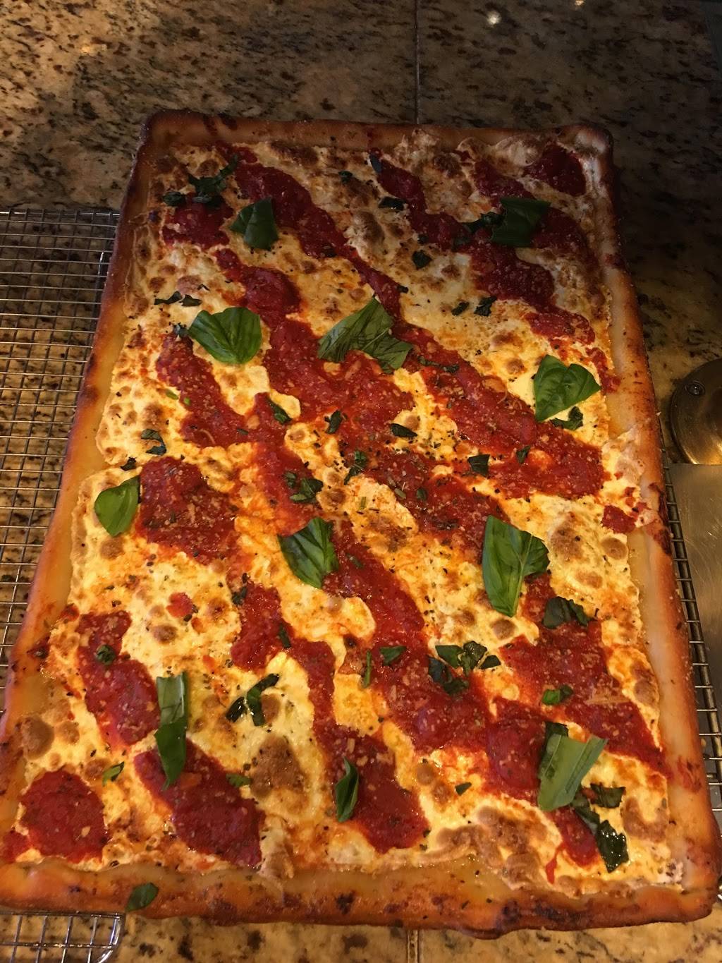 Mamma Larosa Pizza And Restaurant | restaurant | 600 Portion Rd, Ronkonkoma, NY 11779, USA | 6319819090 OR +1 631-981-9090