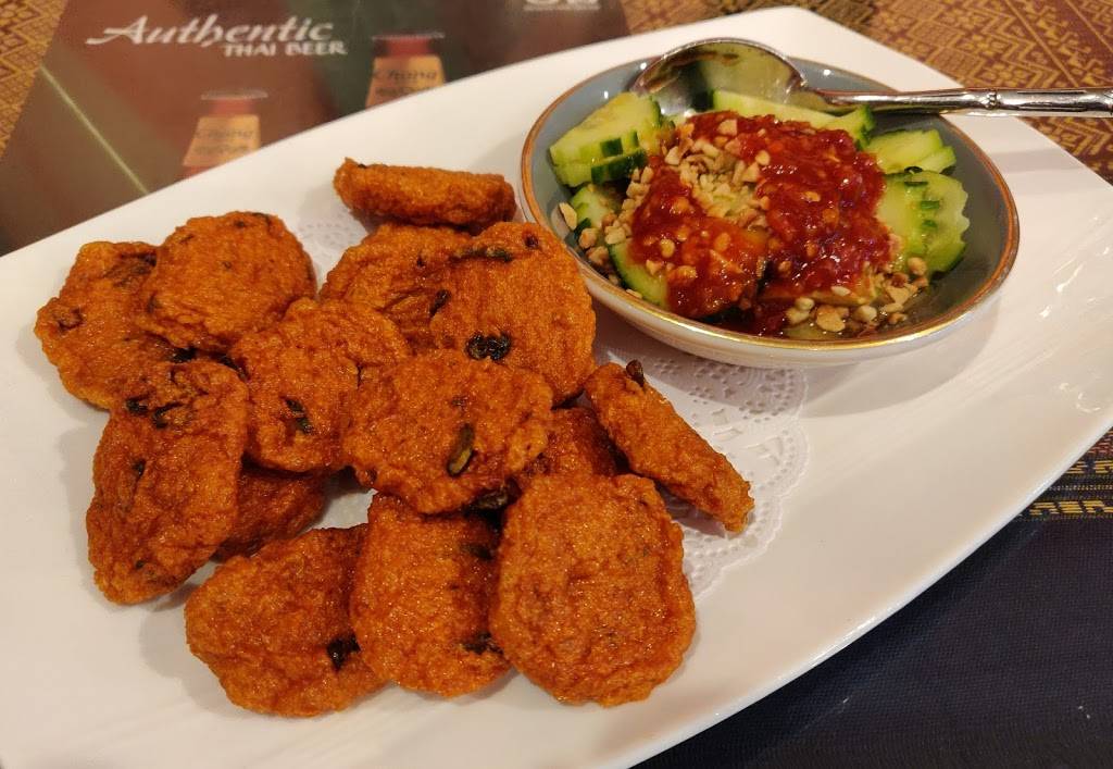 The Bangkok Village Restaurant | restaurant | 22 E Chicago Ave #122, Naperville, IL 60540, USA | 6303699757 OR +1 630-369-9757