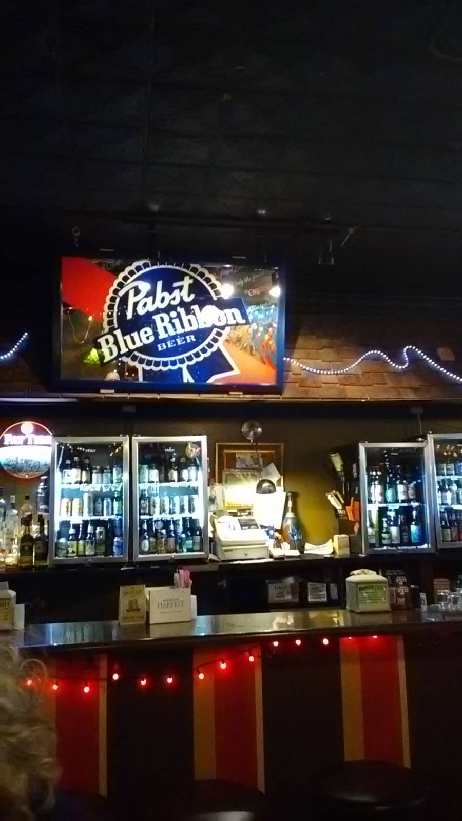 Buddes Pizza & Spirits | restaurant | 425 E Main St, Galesburg, IL 61401, USA | 3093433502 OR +1 309-343-3502