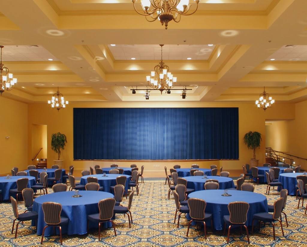 Chesapeake Bay Grille at Arlington Ridge | restaurant | 4467 Arlington Ridge Blvd, Leesburg, FL 34748, USA | 3523150066 OR +1 352-315-0066